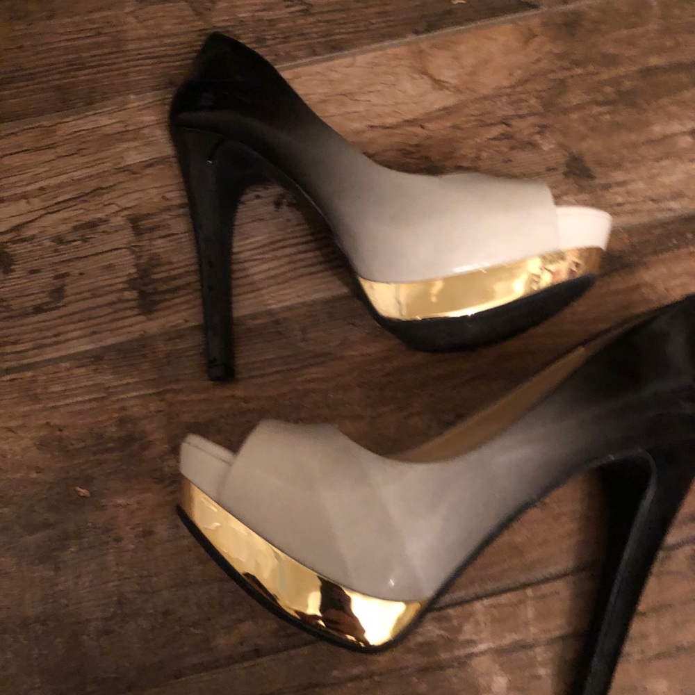 Jessica Simpson Heels - Picture 2 of 4